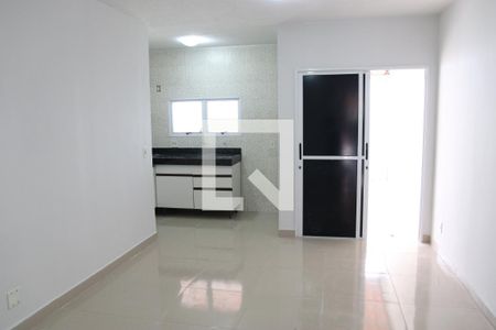 Sala de casa de condomínio para alugar com 3 quartos, 60m² em Residencial Brisas do Cerrado, Goiânia