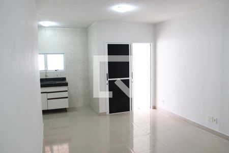 Sala de casa de condomínio para alugar com 3 quartos, 60m² em Residencial Brisas do Cerrado, Goiânia