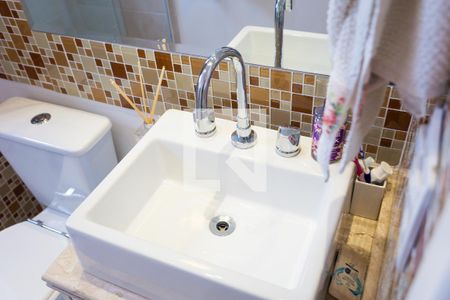 Apartamento à venda com 69m², 2 quartos e 2 vagasBanheiro da Suíte 1