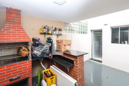 Casa à venda com 130m², 2 quartos e 2 vagasQuintal