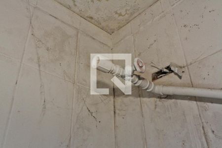 Casa à venda com 350m², 4 quartos e 3 vagas Casa à venda com 350m², 4 quartos e 3 vagasSalão - banheiro