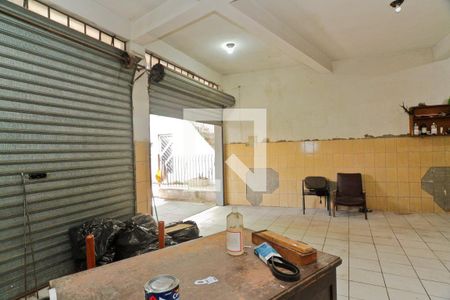 Casa à venda com 350m², 4 quartos e 3 vagas Casa à venda com 350m², 4 quartos e 3 vagasGaragem