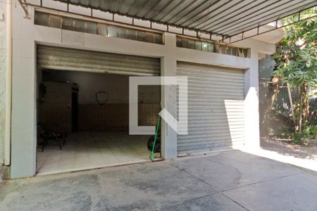 Casa à venda com 350m², 4 quartos e 3 vagas Casa à venda com 350m², 4 quartos e 3 vagasÁrea externa