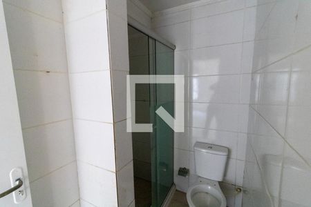 Banheiro de kitnet/studio para alugar com 1 quarto, 35m² em Ipanema, Porto Alegre