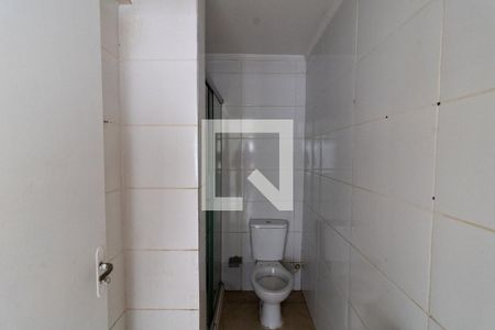 Banheiro de kitnet/studio para alugar com 1 quarto, 35m² em Ipanema, Porto Alegre