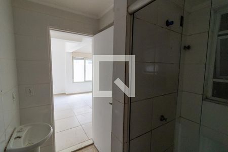 Banheiro de kitnet/studio para alugar com 1 quarto, 35m² em Ipanema, Porto Alegre