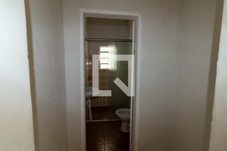 Casa para alugar com 53m², 1 quarto e sem vaga Casa para alugar com 53m², 1 quarto e sem vagaBanheiro