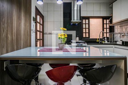 Casa para alugar com 125m², 2 quartos e 2 vagasCozinha