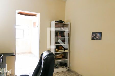Casa à venda com 280m², 2 quartos e 1 vagaQuarto