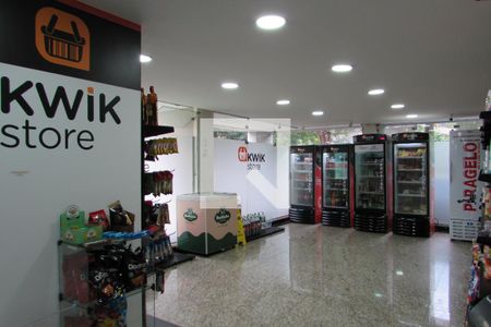 Apartamento para alugar com 65m², 2 quartos e 1 vagaMini mercado