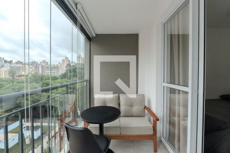 Studio para alugar com 24m², 1 quarto e sem vaga Studio para alugar com 24m², 1 quarto e sem vagaSacada