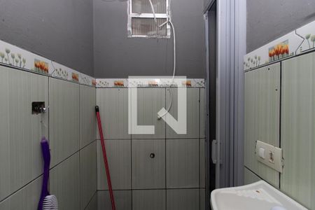 Casa à venda com 61m², 2 quartos e sem vaga Casa à venda com 61m², 2 quartos e sem vagaBanheiro