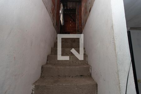 Casa à venda com 61m², 2 quartos e sem vaga Casa à venda com 61m², 2 quartos e sem vagaEscada