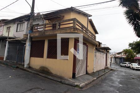Casa à venda com 150m², 2 quartos e 2 vagas Casa à venda com 150m², 2 quartos e 2 vagasFachada