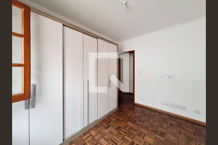 Casa à venda com 254m², 4 quartos e 3 vagasQuarto 2