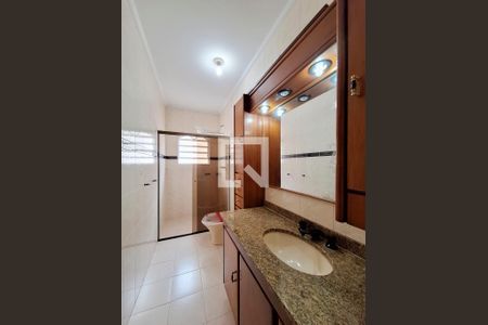 Casa à venda com 254m², 4 quartos e 3 vagasBanheiro Quarto 4