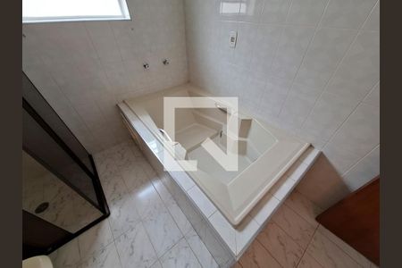 Casa à venda com 254m², 4 quartos e 3 vagasBanheiro Quarto 1