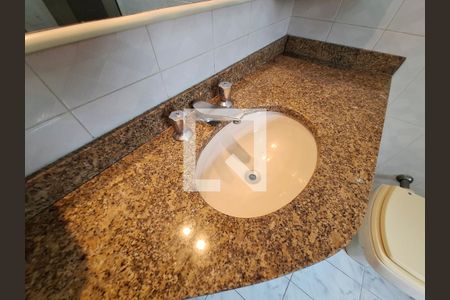 Casa à venda com 254m², 4 quartos e 3 vagasBanheiro Quarto 1