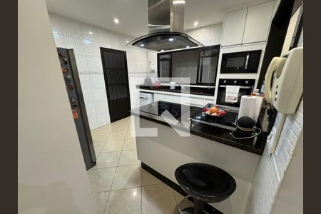 Casa à venda com 293m², 3 quartos e 2 vagas Casa à venda com 293m², 3 quartos e 2 vagasCozinha