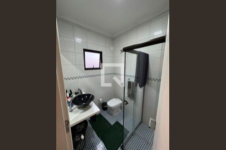 Casa à venda com 293m², 3 quartos e 2 vagas Casa à venda com 293m², 3 quartos e 2 vagasBanheiro