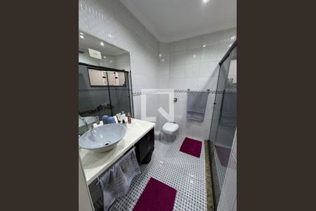 Casa à venda com 293m², 3 quartos e 2 vagas Casa à venda com 293m², 3 quartos e 2 vagasBanheiro