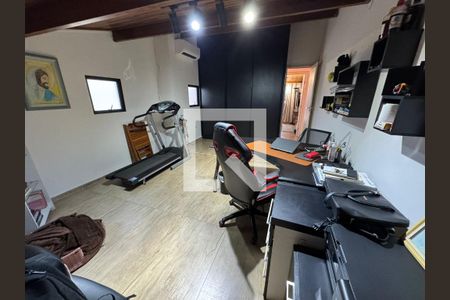 Casa à venda com 293m², 3 quartos e 2 vagas Casa à venda com 293m², 3 quartos e 2 vagasEscritório