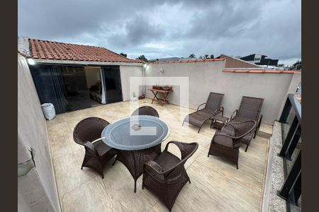 Casa à venda com 293m², 3 quartos e 2 vagas Casa à venda com 293m², 3 quartos e 2 vagasCobertura