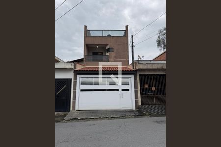 Casa à venda com 293m², 3 quartos e 2 vagas Casa à venda com 293m², 3 quartos e 2 vagasFachada