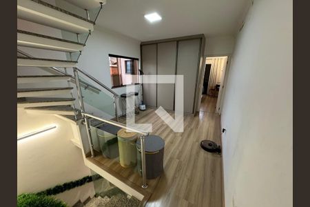 Casa à venda com 293m², 3 quartos e 2 vagas Casa à venda com 293m², 3 quartos e 2 vagasHall
