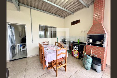 Casa à venda com 160m², 4 quartos e 4 vagasQuintal com churrasqueira