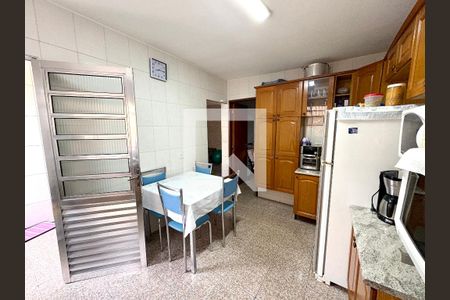 Casa à venda com 160m², 4 quartos e 4 vagasCozinha