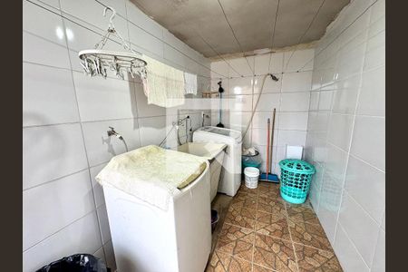 Casa à venda com 160m², 4 quartos e 4 vagasLavanderia