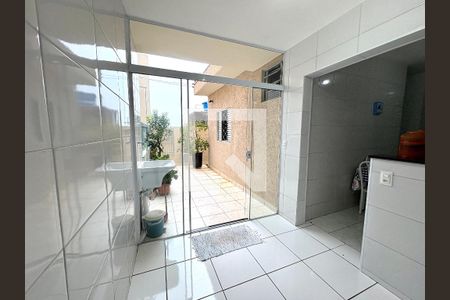 Casa à venda com 160m², 4 quartos e 4 vagasSala - Edícula