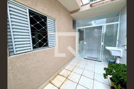 Casa à venda com 160m², 4 quartos e 4 vagasLavanderia - Edícula