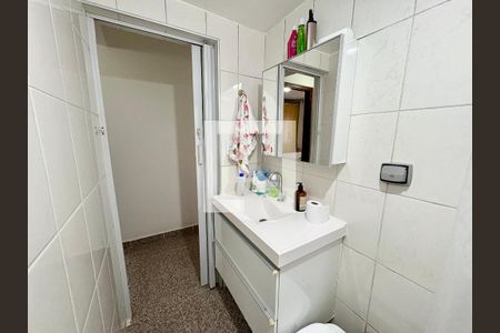 Casa à venda com 160m², 4 quartos e 4 vagasBanheiro 2