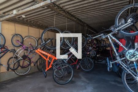 Apartamento à venda com 83m², 3 quartos e 2 vagas Apartamento à venda com 83m², 3 quartos e 2 vagasBiciclatário