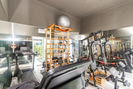 Casa à venda com 350m², 4 quartos e 4 vagas Casa à venda com 350m², 4 quartos e 4 vagasAcademia