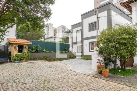Casa à venda com 350m², 4 quartos e 4 vagas Casa à venda com 350m², 4 quartos e 4 vagasFachada