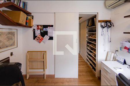 Apartamento à venda com 120m², 3 quartos e 1 vagaEscritório