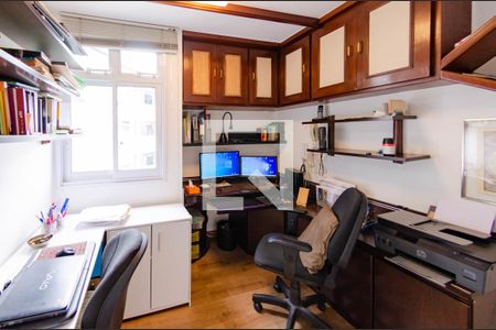 Apartamento à venda com 120m², 3 quartos e 1 vagaEscritório