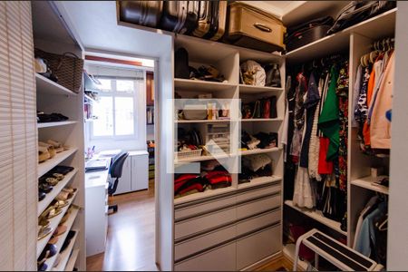 Apartamento à venda com 120m², 3 quartos e 1 vagaCloset