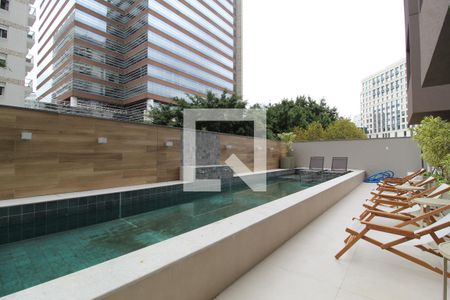 Apartamento para alugar com 24m², 1 quarto e sem vagaÁrea comum - Piscina