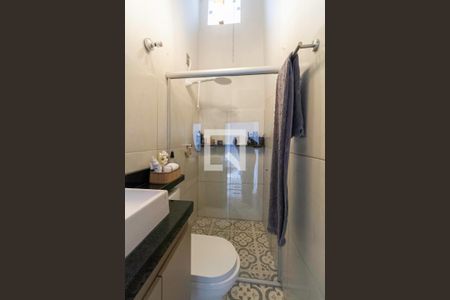 Banheiro social  de casa para alugar com 1 quarto, 54m² em Castelo, Belo Horizonte