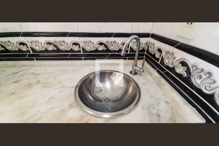 Apartamento à venda com 186m², 3 quartos e 3 vagasBanheiro Social