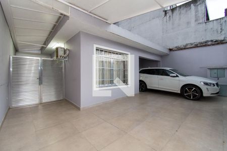 Casa à venda com 225m², 3 quartos e 6 vagas Casa à venda com 225m², 3 quartos e 6 vagasÁrea externa