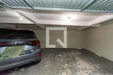 Casa à venda com 225m², 3 quartos e 6 vagas Casa à venda com 225m², 3 quartos e 6 vagasGaragem