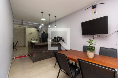 Casa à venda com 225m², 3 quartos e 6 vagas Casa à venda com 225m², 3 quartos e 6 vagasCopa