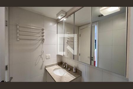 Studio para alugar com 34m², 1 quarto e 1 vaga Studio para alugar com 34m², 1 quarto e 1 vagaBanheiro