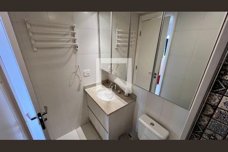 Banheiro de kitnet/studio para alugar com 1 quarto, 34m² em Vila Madalena, São Paulo