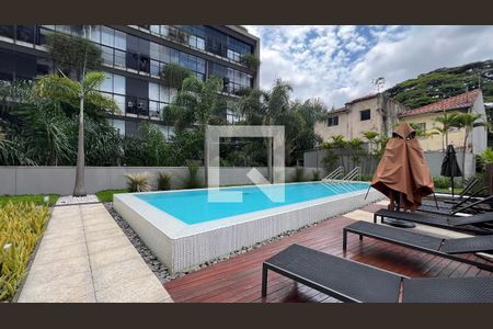 Studio para alugar com 34m², 1 quarto e 1 vaga Studio para alugar com 34m², 1 quarto e 1 vagaPiscina